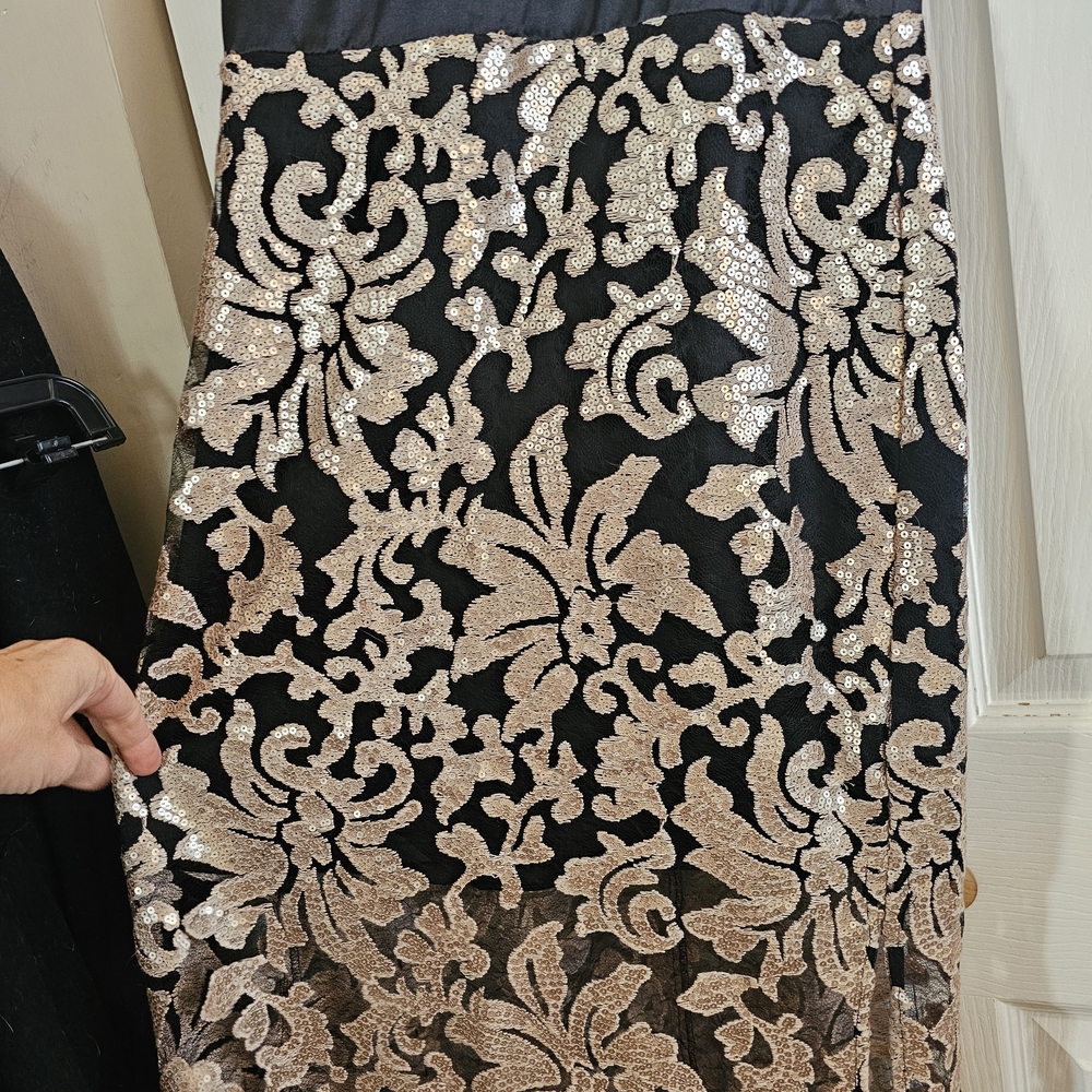 Elegant Black and Gold Lace Evening Gown By VENUS sz 16, NEW! - Picture 6 of 10